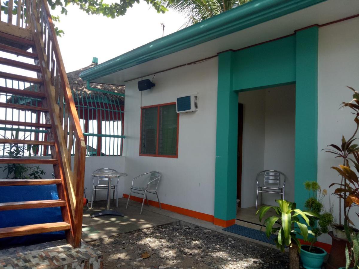 Smallfry'S Beach Resort Calatrava  Extérieur photo