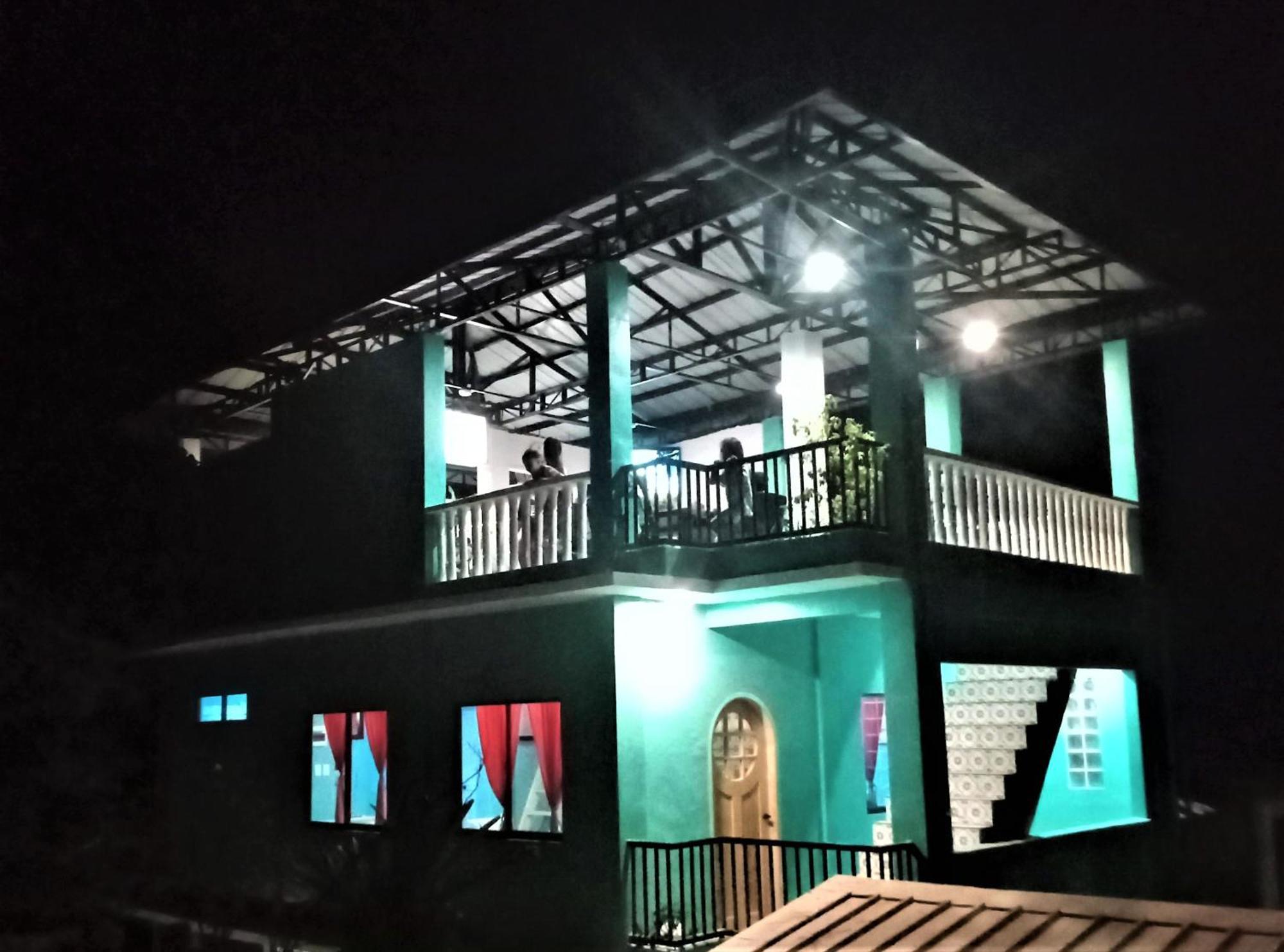 Smallfry'S Beach Resort Calatrava  Extérieur photo