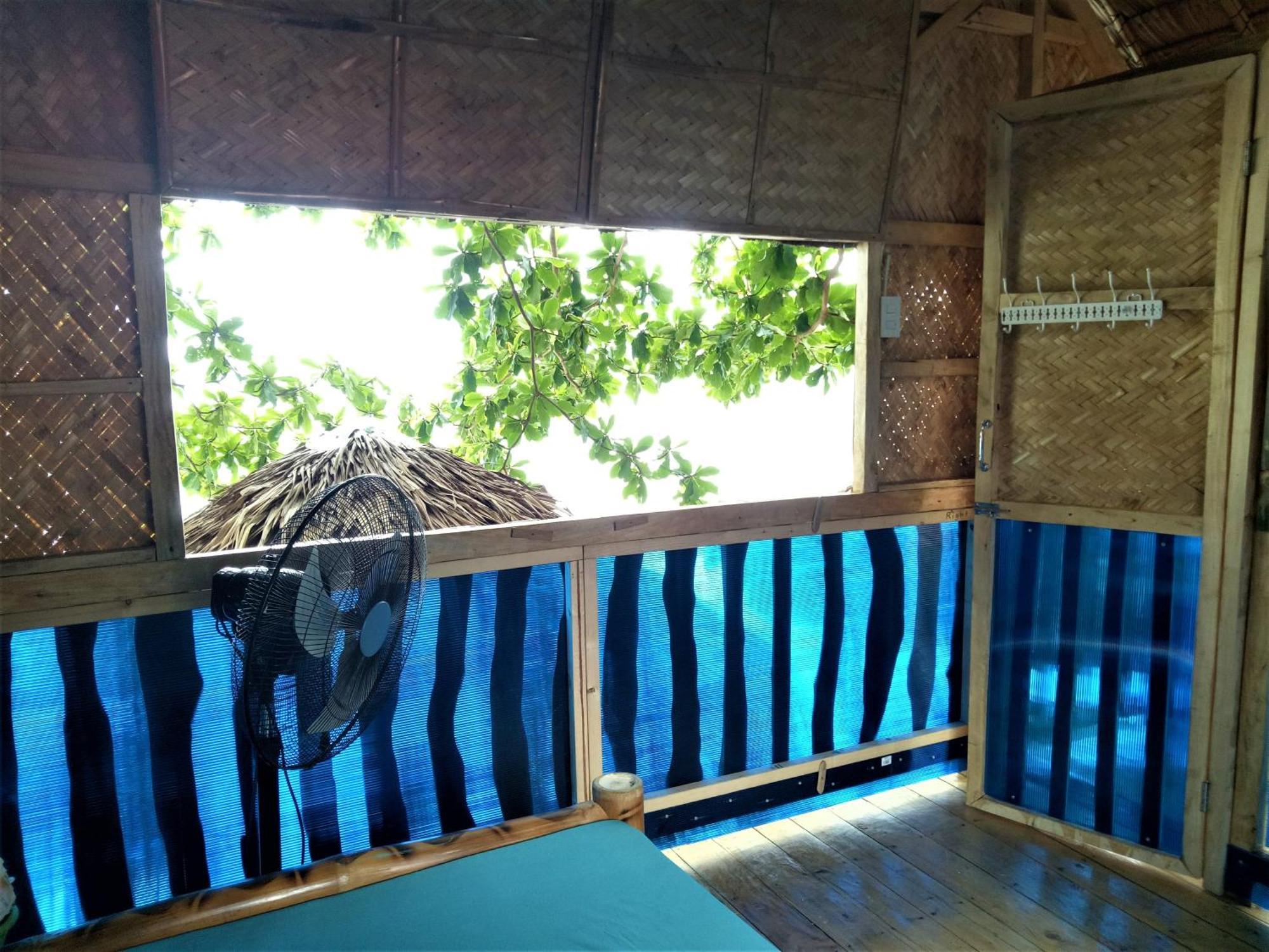 Smallfry'S Beach Resort Calatrava  Extérieur photo
